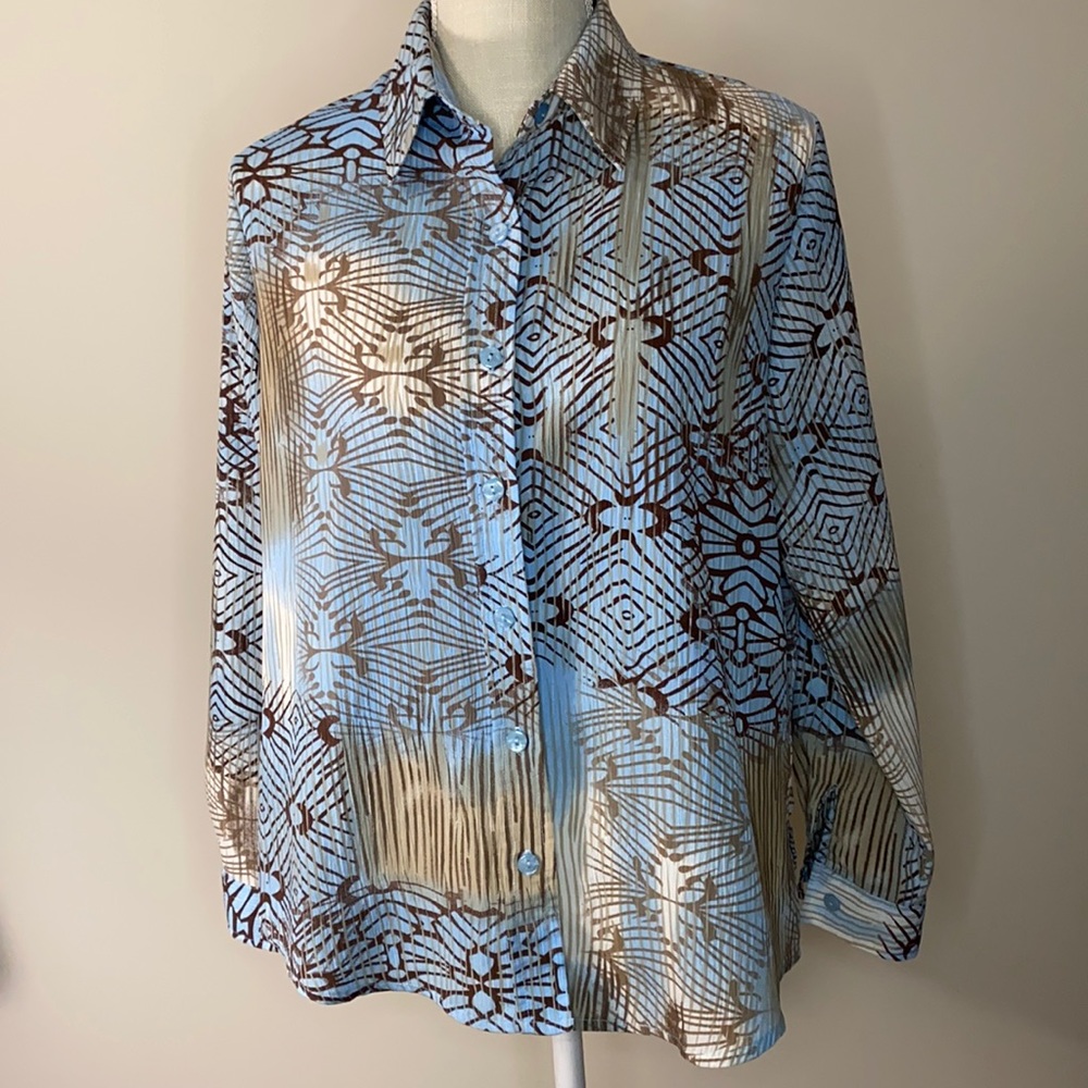 Shirt button down shirt size S petite 100% polyester lightweight multicolored
